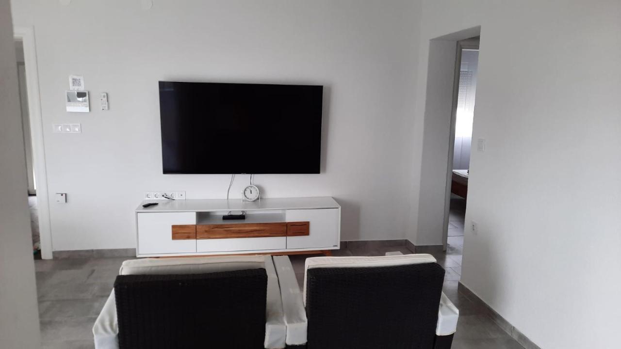 Aksa Residences Vir Exterior foto